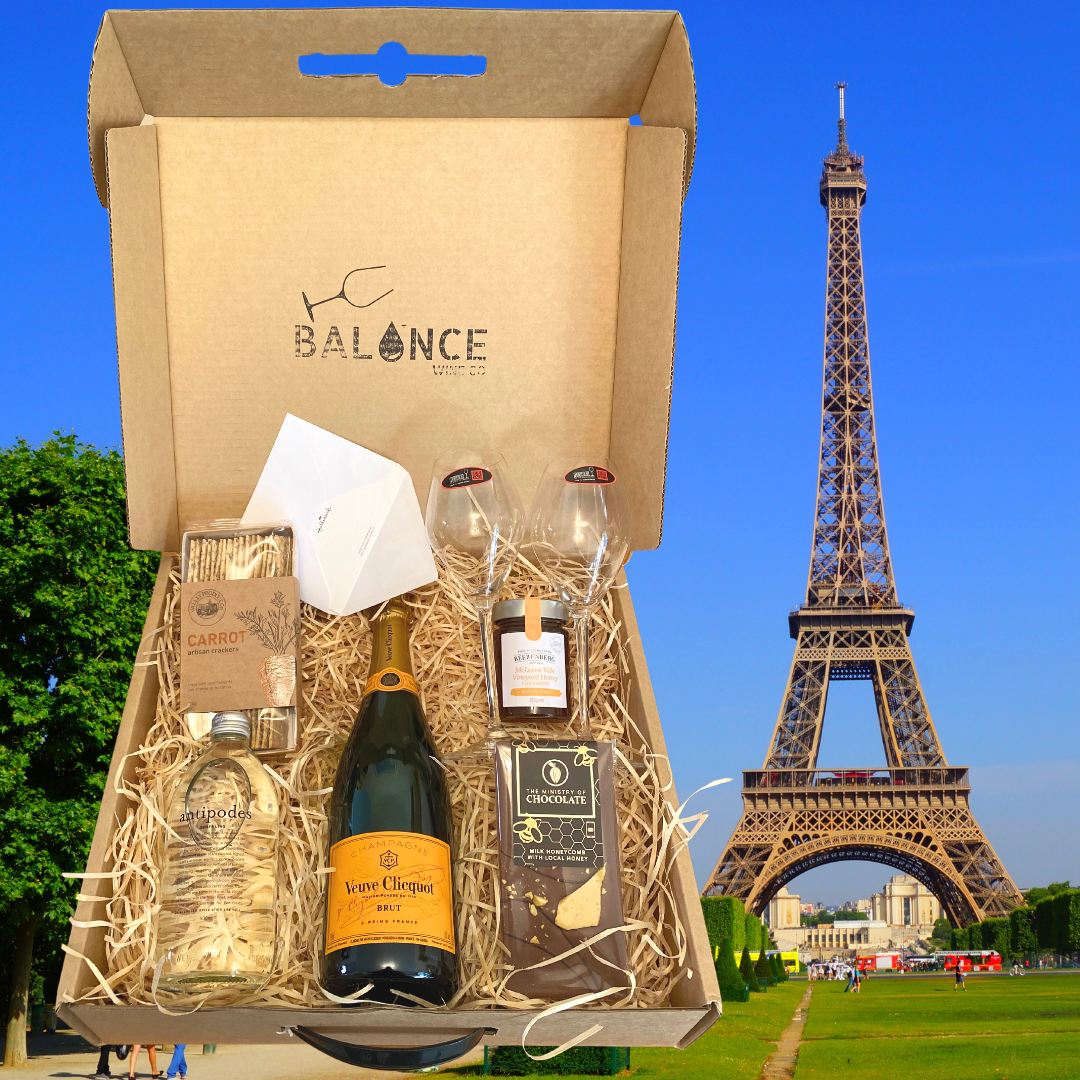 Veuve Clicquot Deluxe Hamper